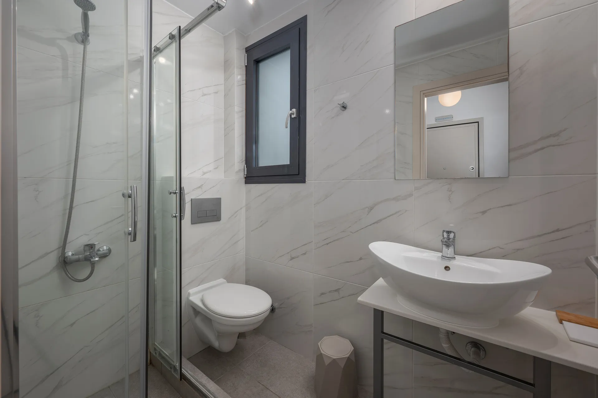 Tiara Holidays - Cavo Blue Coastal Living - Duplex Suite - bathroom
